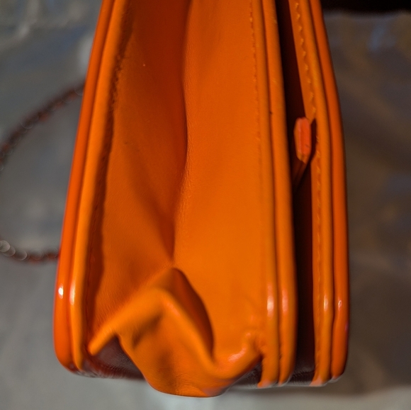 Authentic Chanel Matelasse Patent Leather Crossbody Bag..RARE - Picture 14 of 16